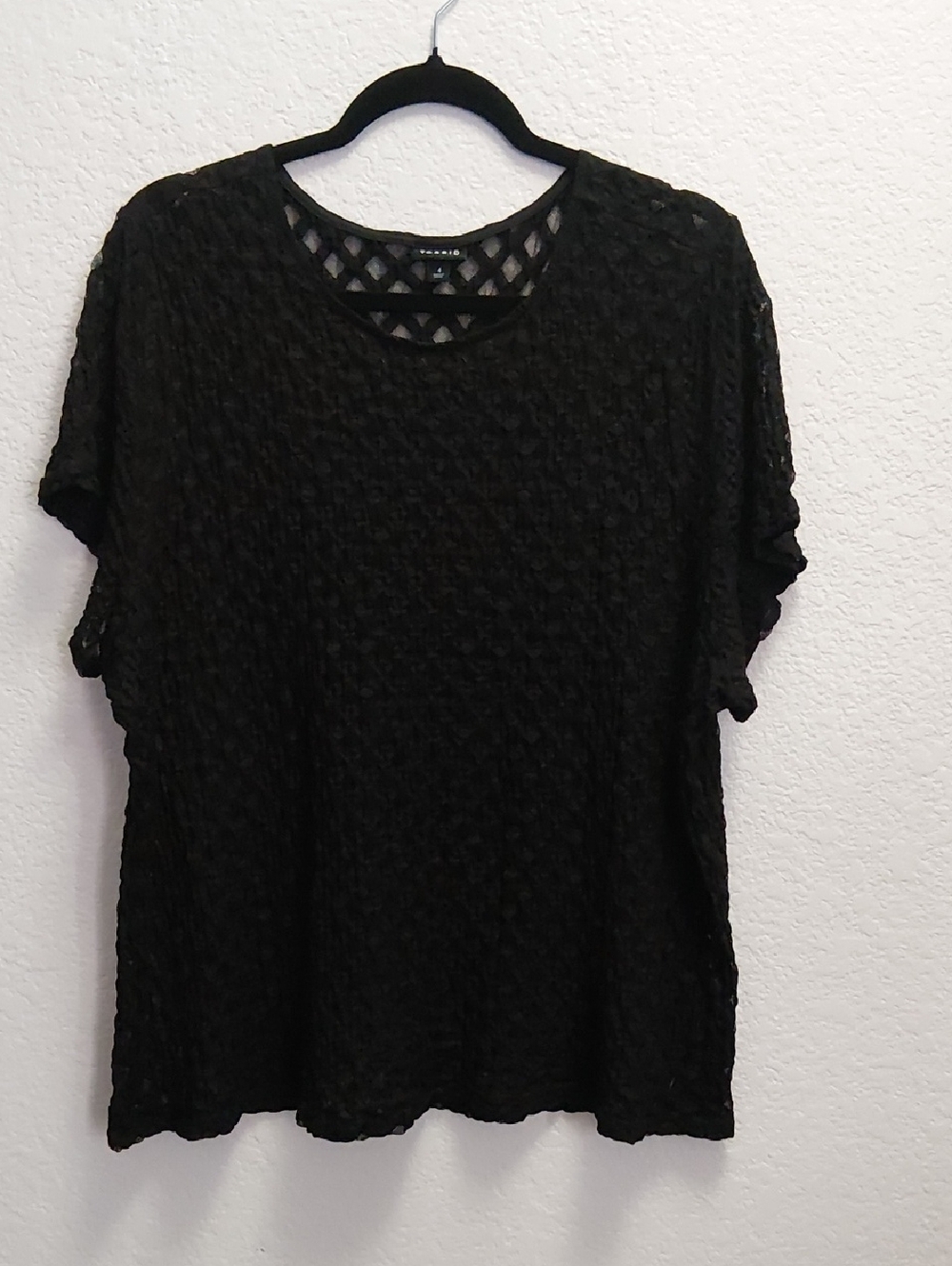 torrid Black Short-Sleeve Textured Tee with Lattice Neck